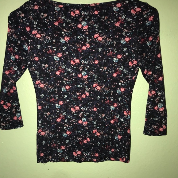 Fitted floral top - Picture 2 of 2